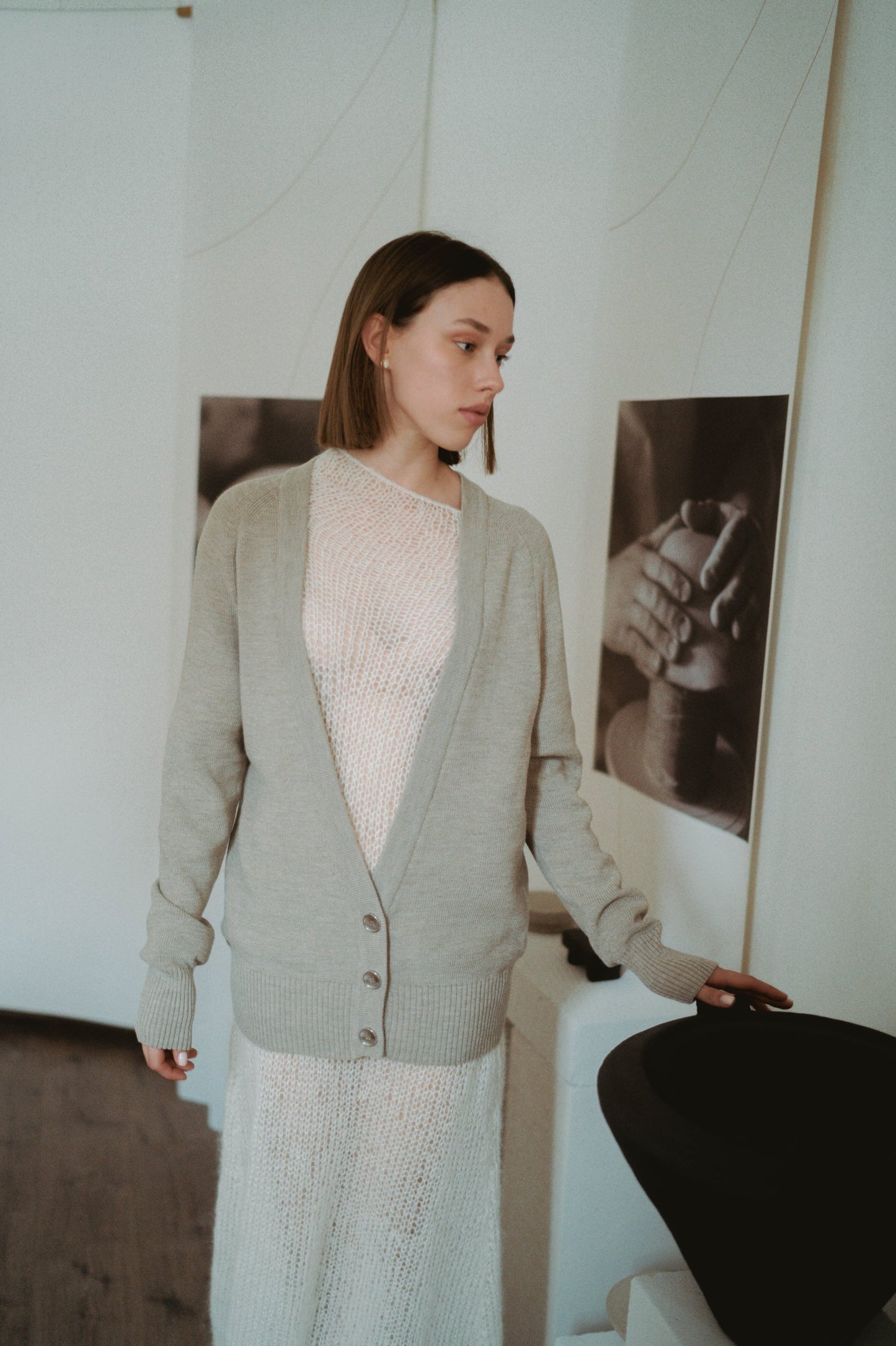 Fine knit cardigan taupe