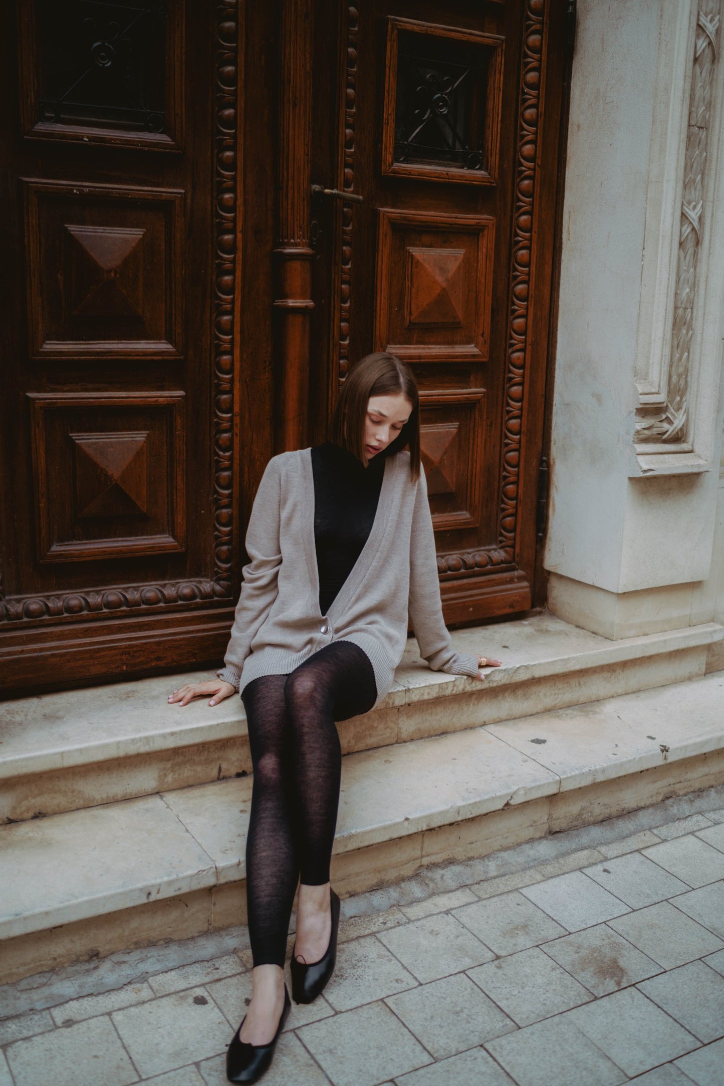 Fine knit cardigan taupe