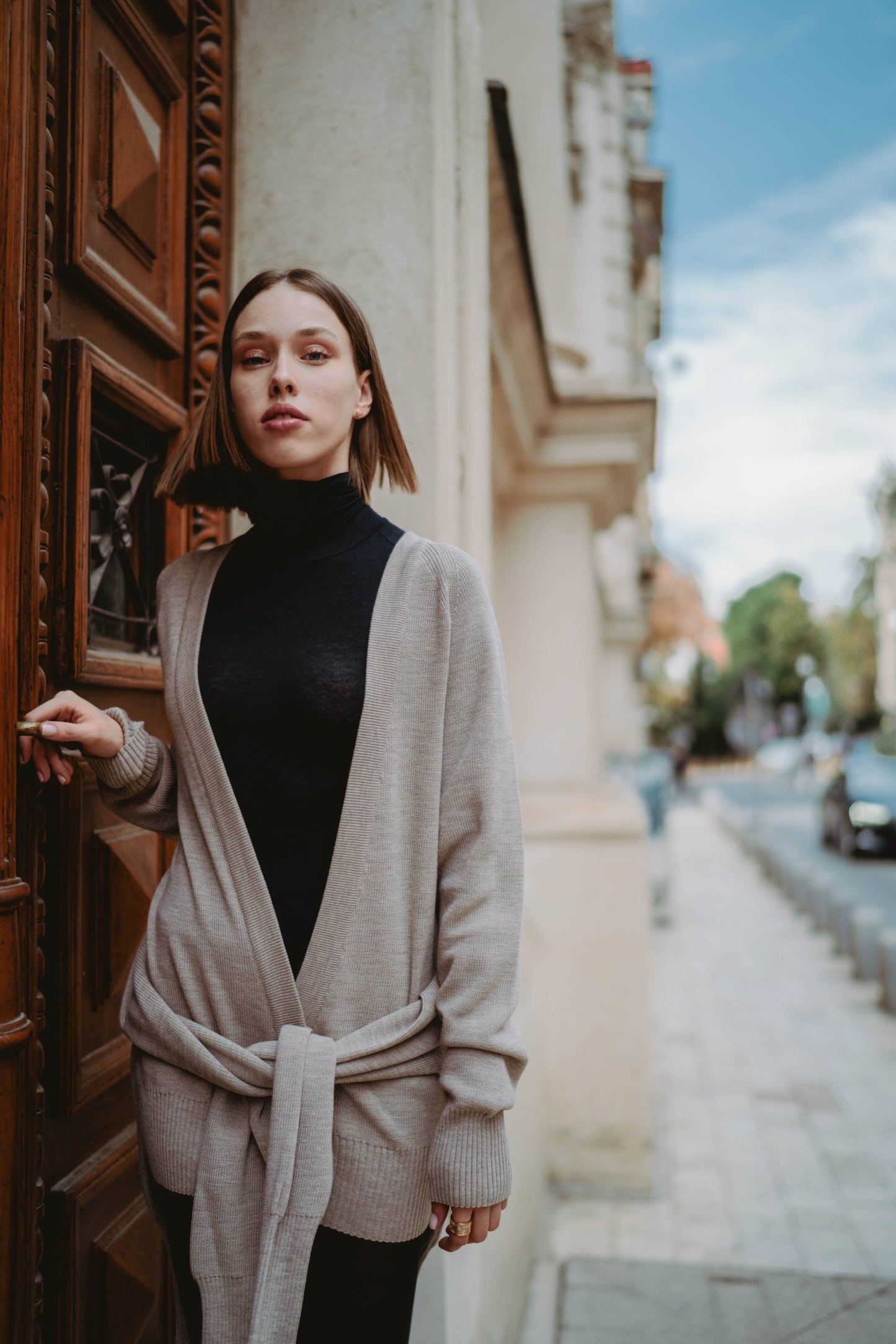 Fine knit cardigan taupe